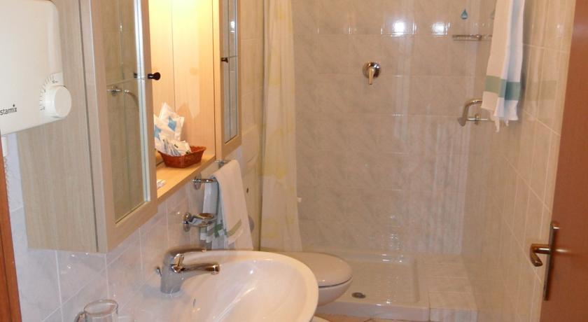 Casa Vacanze Touring Verbania Ngoại thất bức ảnh