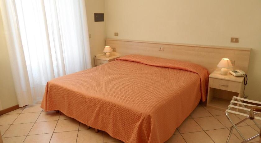 Casa Vacanze Touring Verbania Phòng bức ảnh